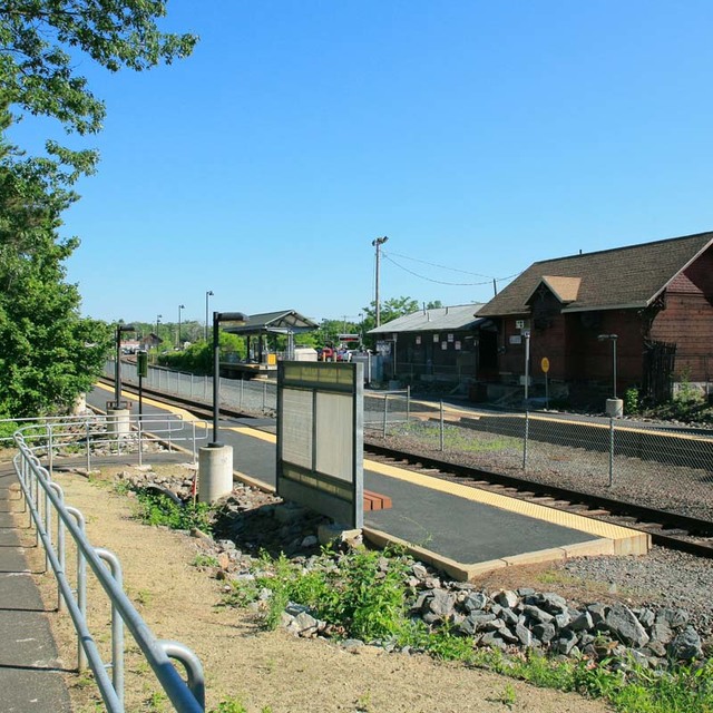 Metro at Wilmington Station - Public Train Station
