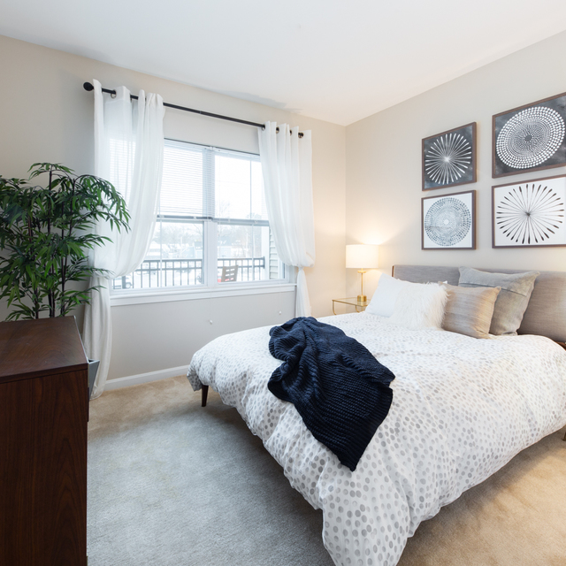 Metro at Wilmington Station - Classy Bedroom with comfortable Bed